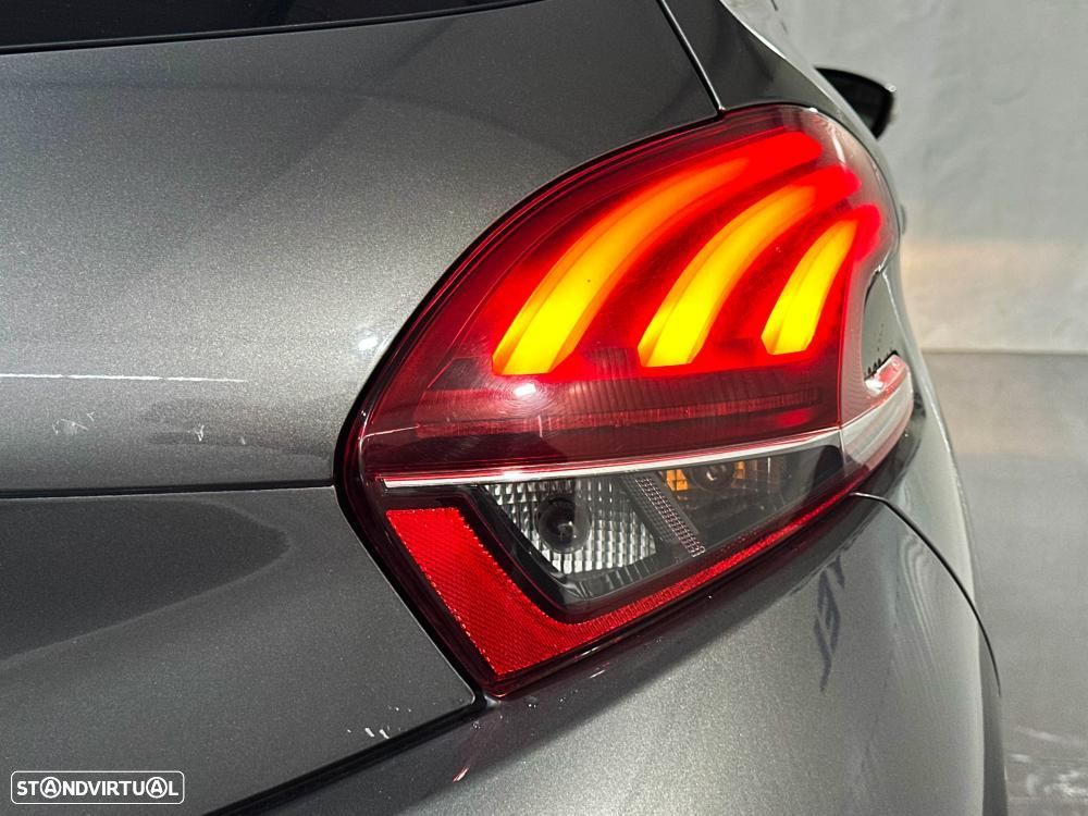 Peugeot 208 1.2 PureTech Allure - 45