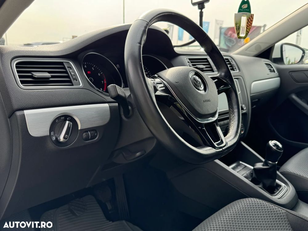 Volkswagen Jetta 1.2 TSI Comfortline - 13