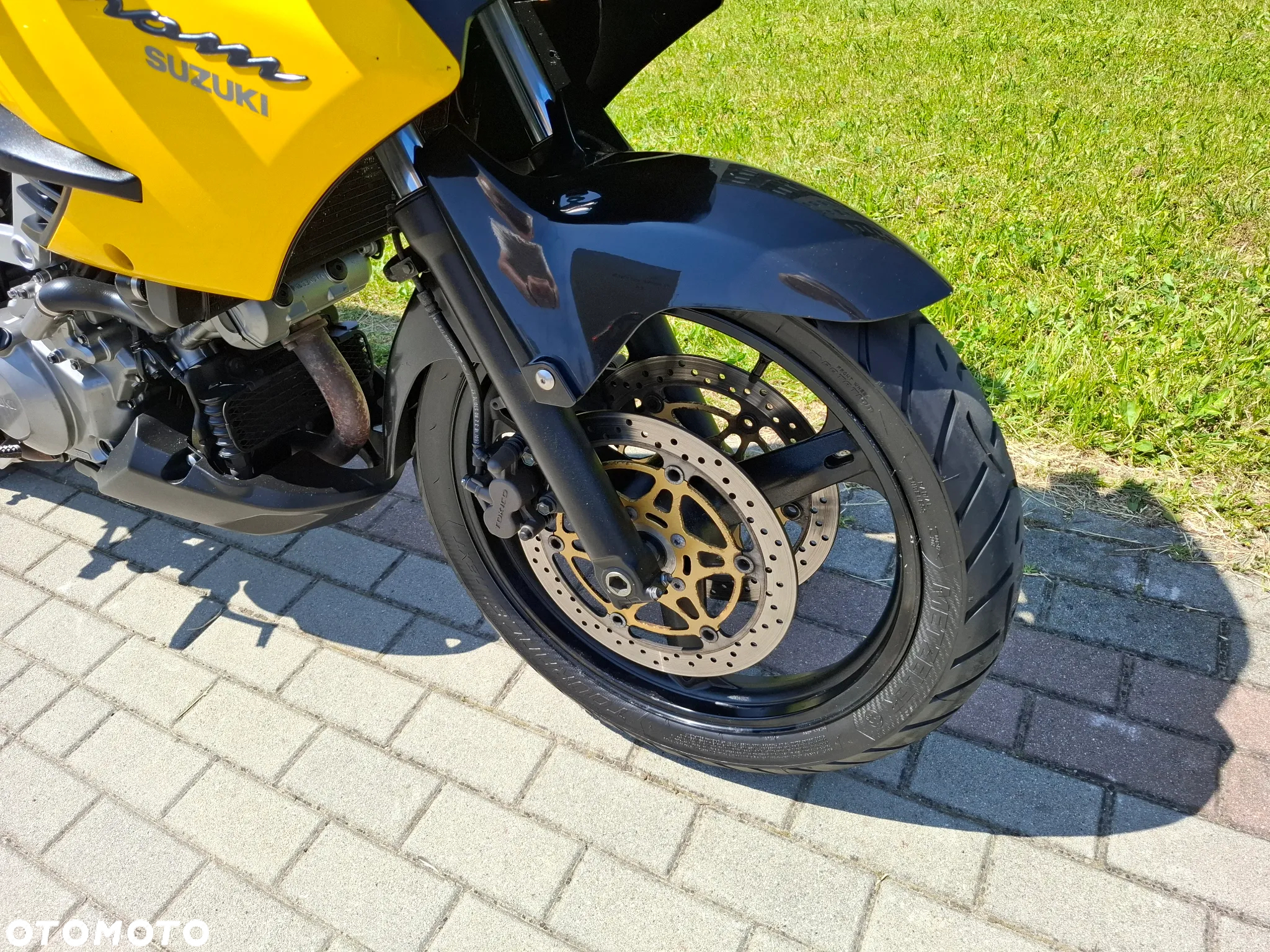Suzuki DL - 12