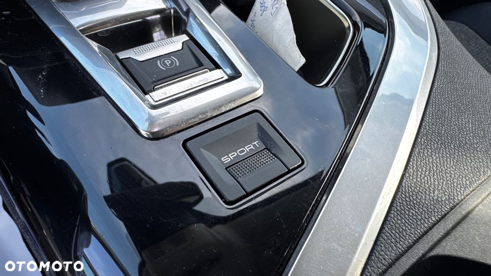 Peugeot 3008 PureTech 130 Stop & Start GPF EAT8 Crossway - 28
