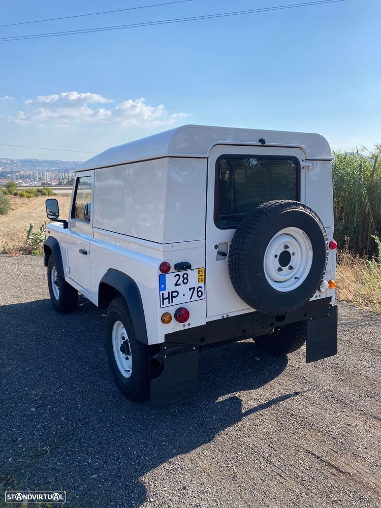 Land Rover Defender 90 SW 2.4 CRD E - 3