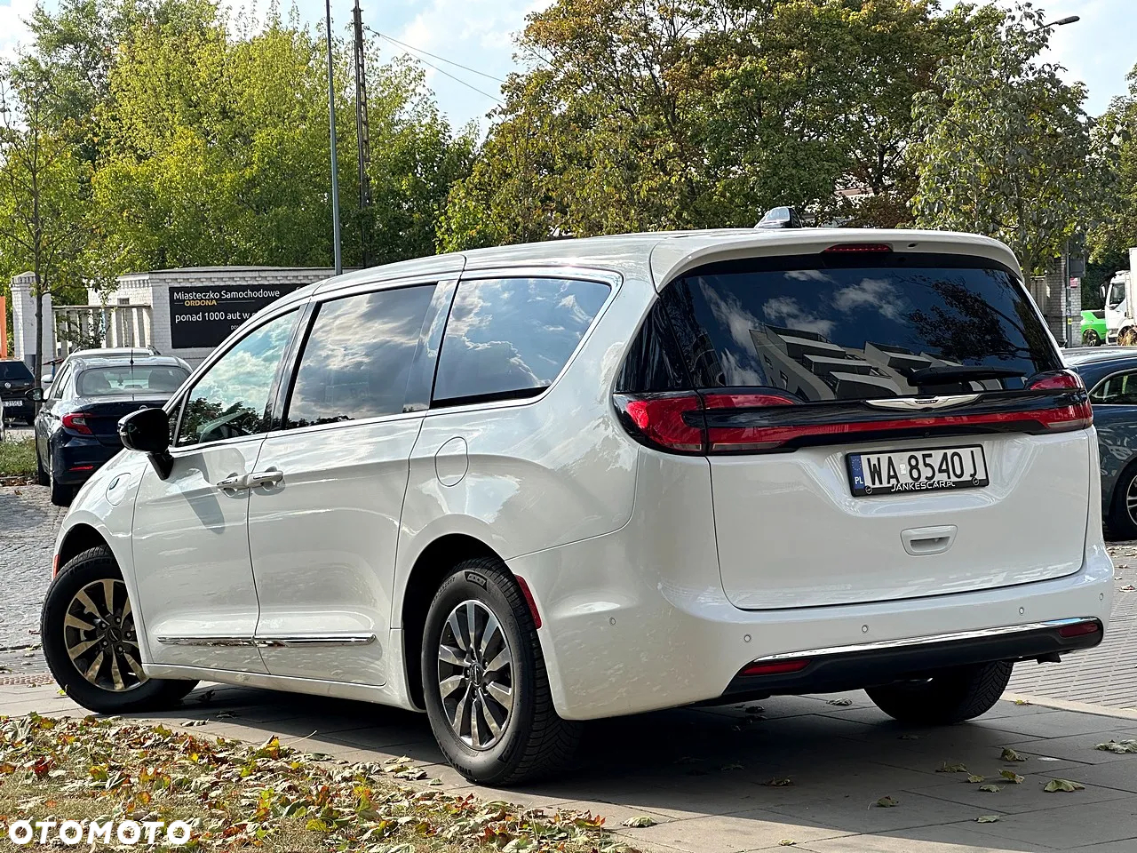 Chrysler Pacifica - 6