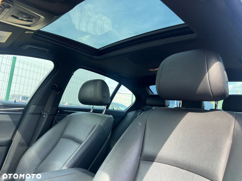 BMW Seria 5 528i xDrive - 20