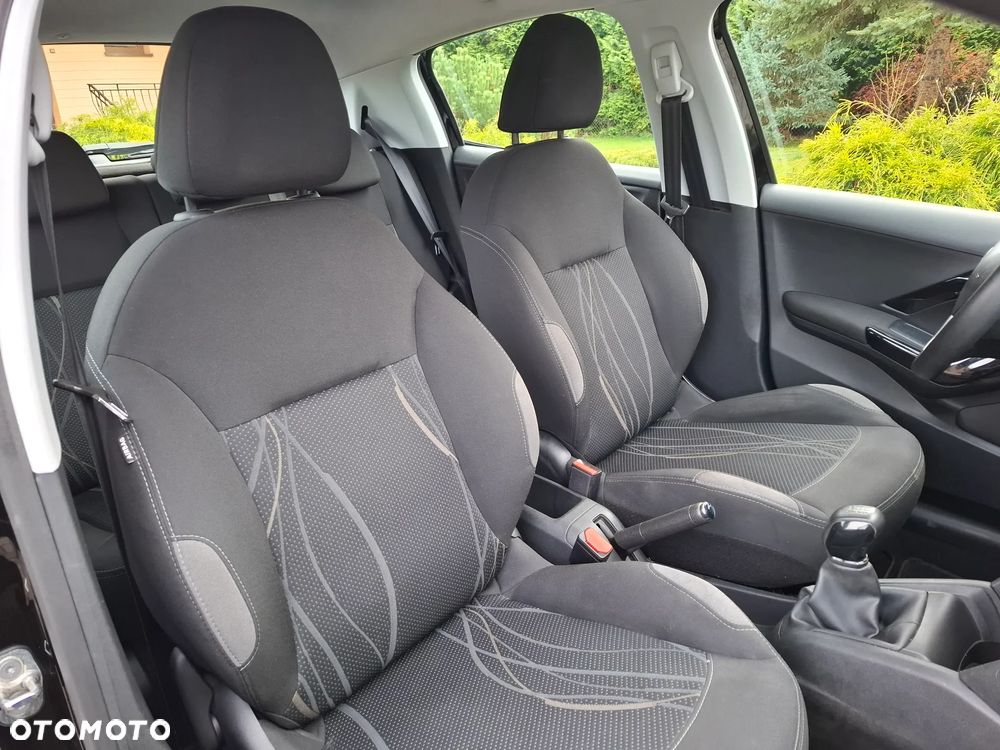 Peugeot 208 82 VTI Style - 19