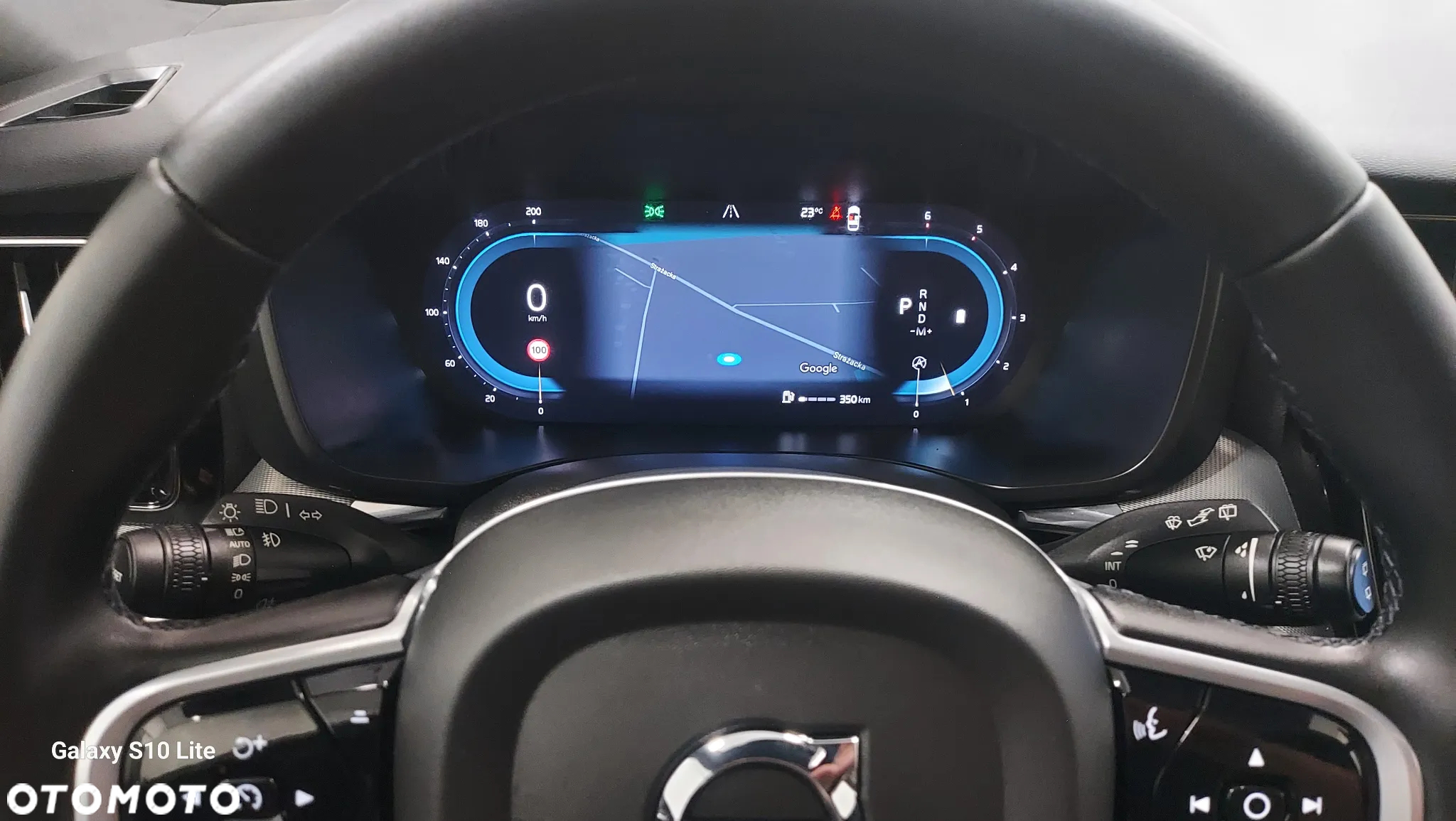 Volvo XC 60 B4 D Plus Dark - 24