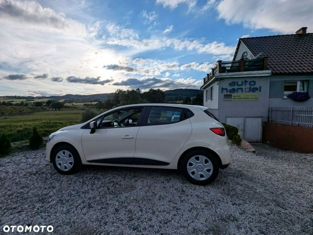 Renault Clio 1.2 16V 75 Expression - 10