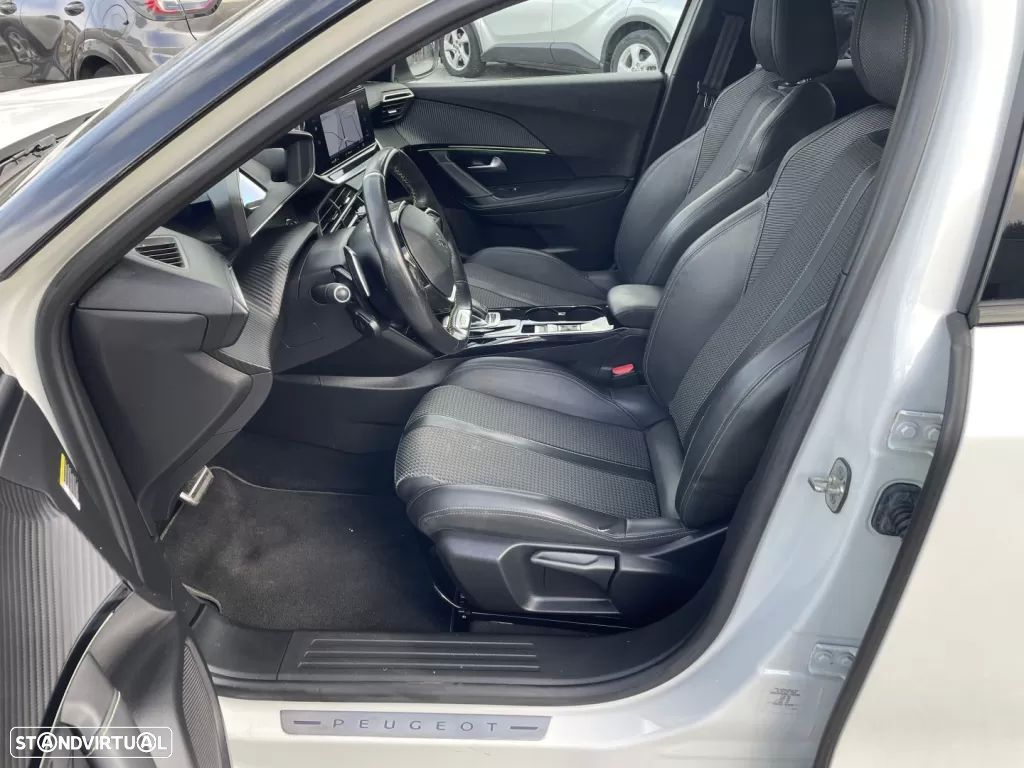 Peugeot 2008 1.2 PureTech GT Line EAT8 - 11