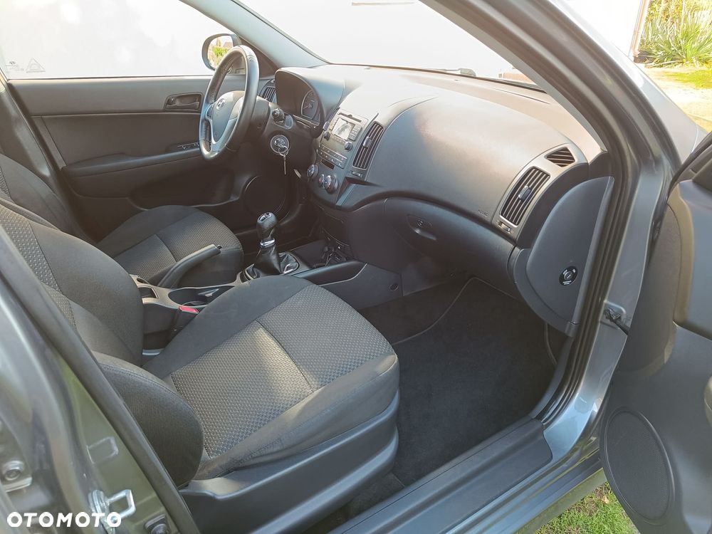 Hyundai i30 1.4 Comfort EU5 - 12