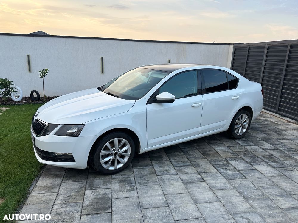Skoda Octavia 1.6 TDI DSG Style - 1
