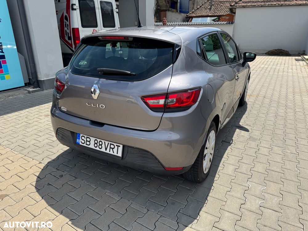 Renault Clio - 9