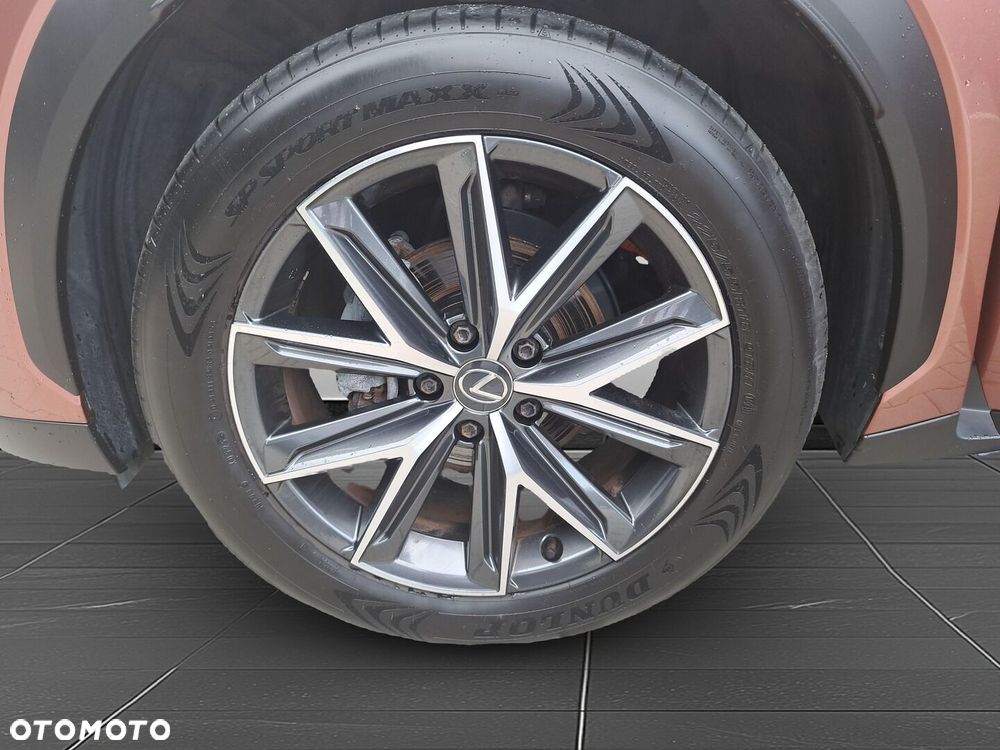 Lexus LBX 1.5 Hybrid Cool - 25