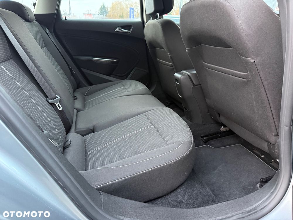 Opel Astra 2.0 CDTI DPF Design Edition - 16