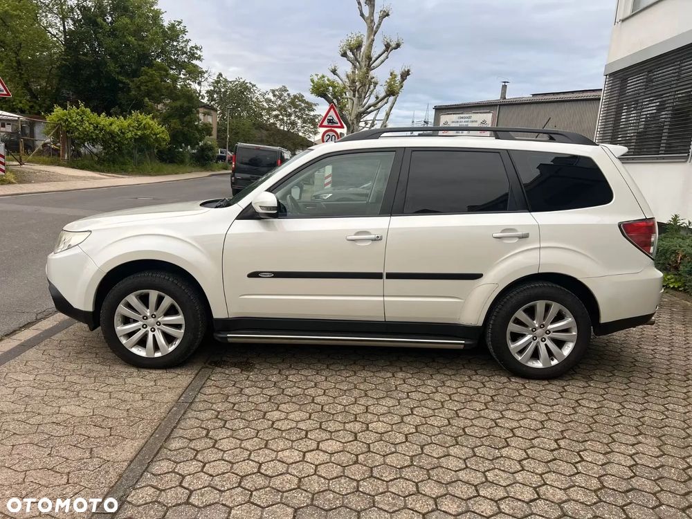 Subaru Forester 2.0i Exclusive Lineartronic - 2