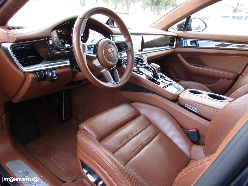 Porsche Panamera Sport Turismo 4 E-Hybrid - 17