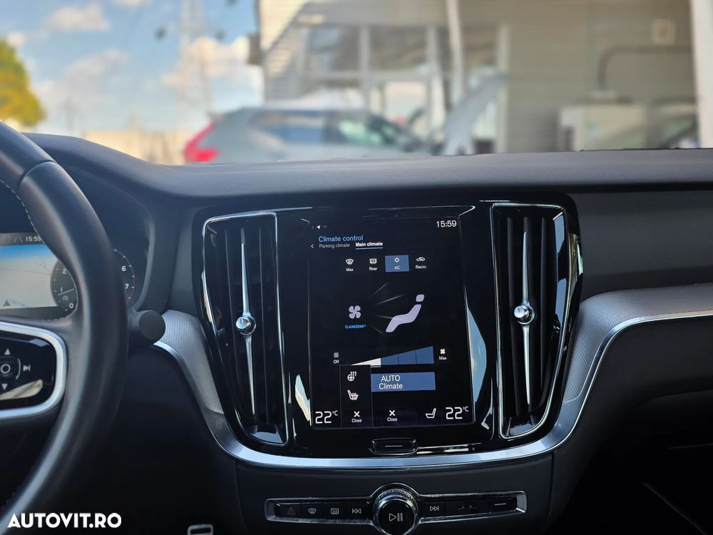 Volvo S60 B4 MHEV AT Plus Dark - 26