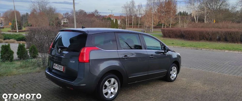 Peugeot 5008 - 8