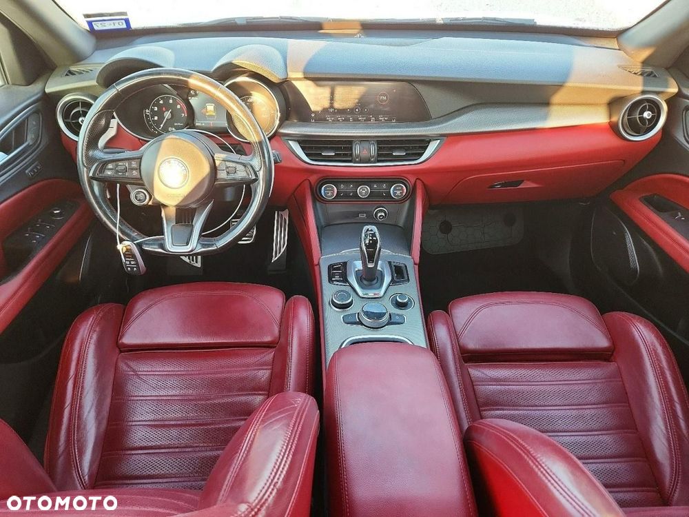 Alfa Romeo Stelvio 2.0 Turbo TI Q4 - 8