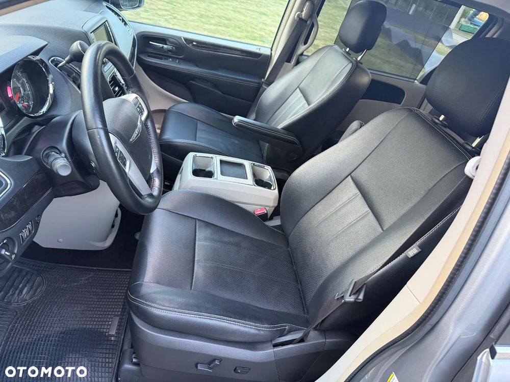 Chrysler Town & Country 3.6 Touring - 12