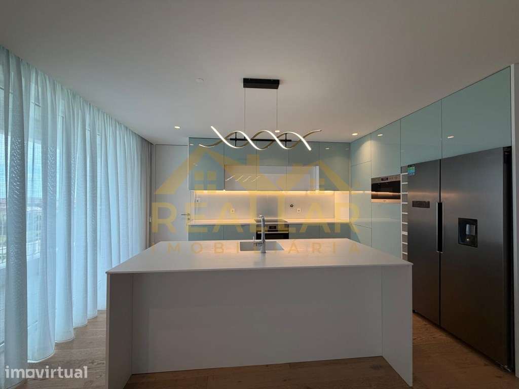 Apartamento T3 Semi-Novo no Coração de Vila do Conde - Grande imagem: 2/26
