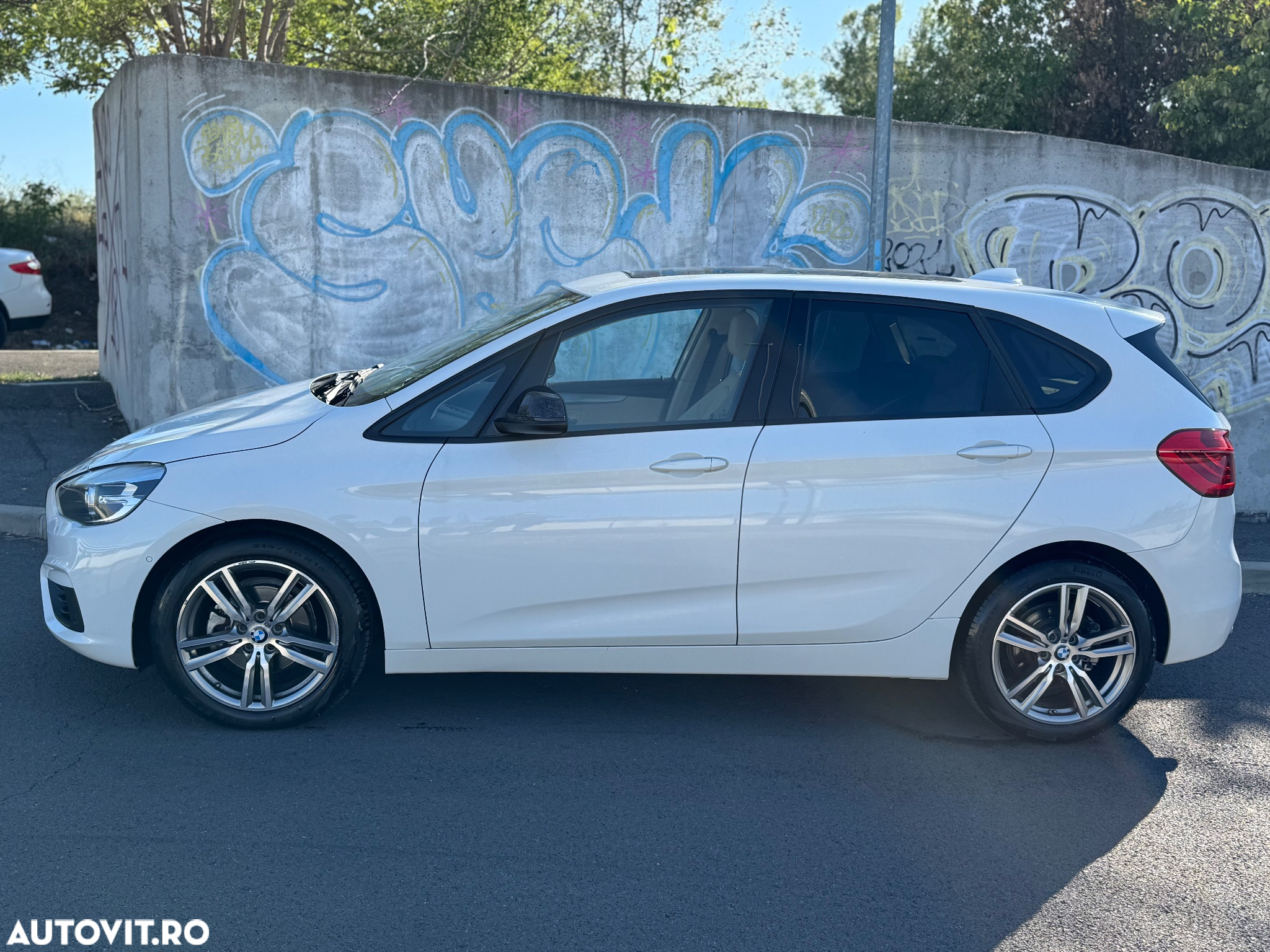 BMW Seria 2 216d Standard - 3