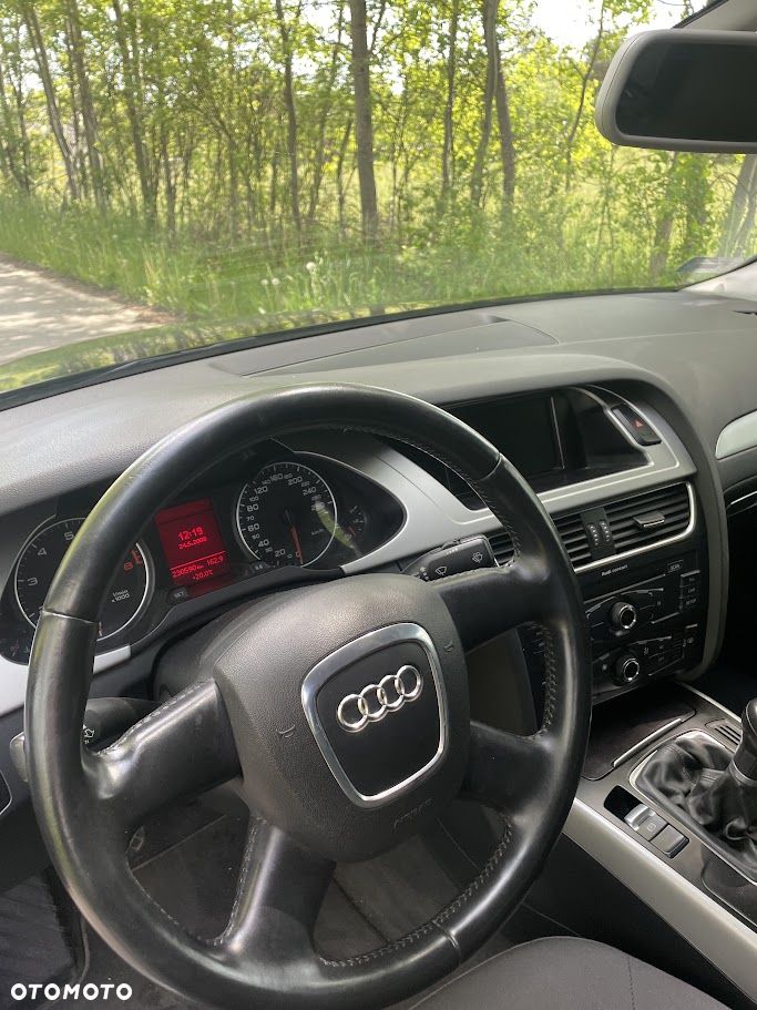 Audi A4 Limousine - 9