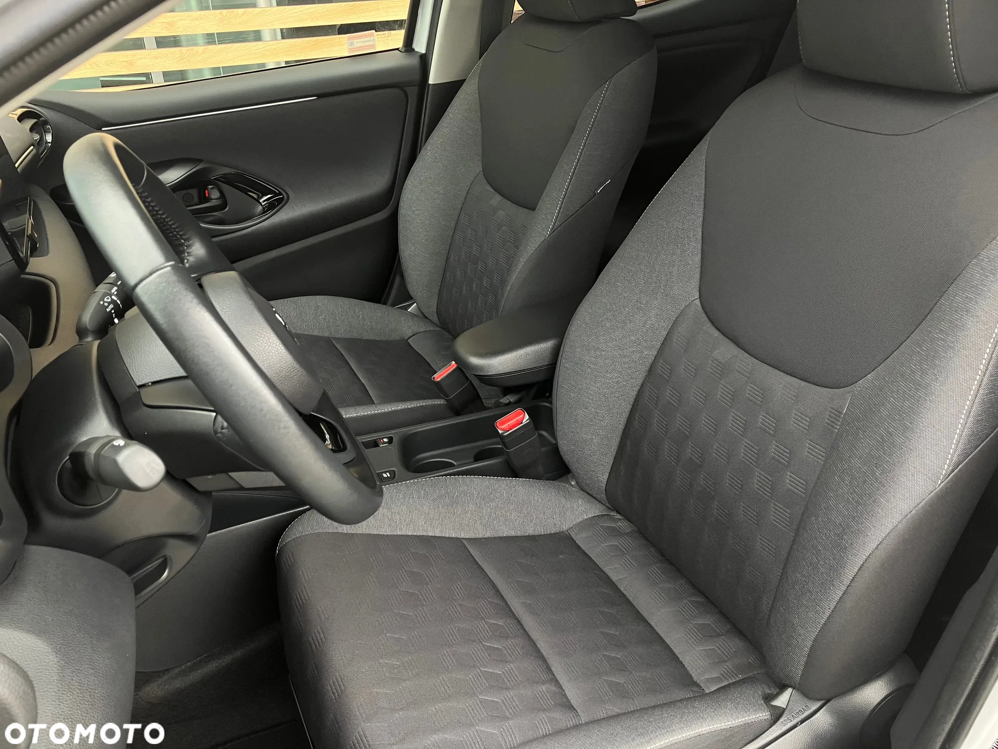 Toyota Yaris Hybrid 1.5 Style - 35