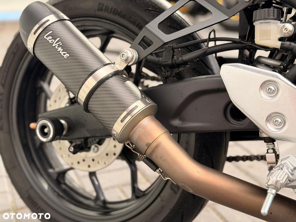 Yamaha YZF - 12