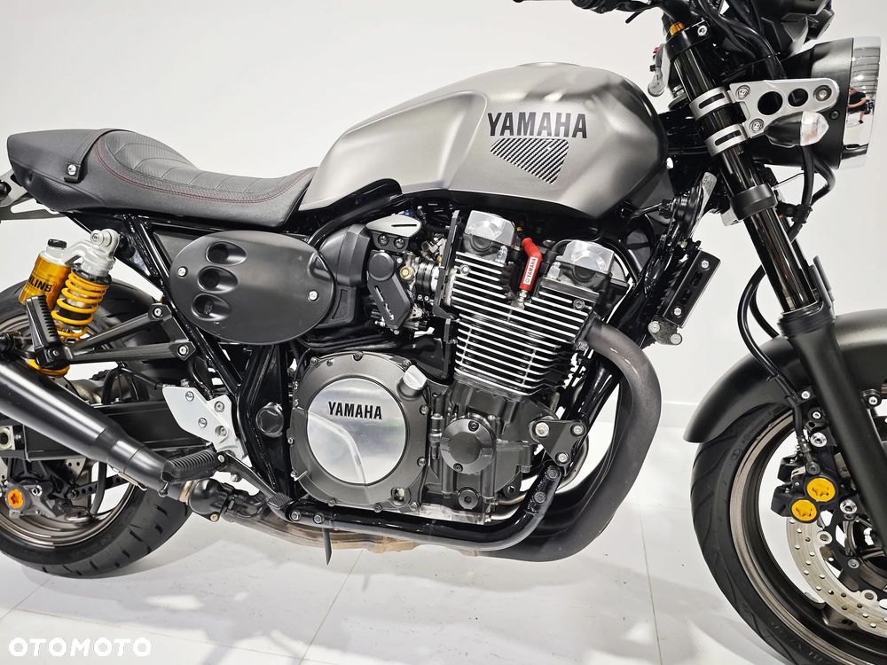 Yamaha XJR - 14