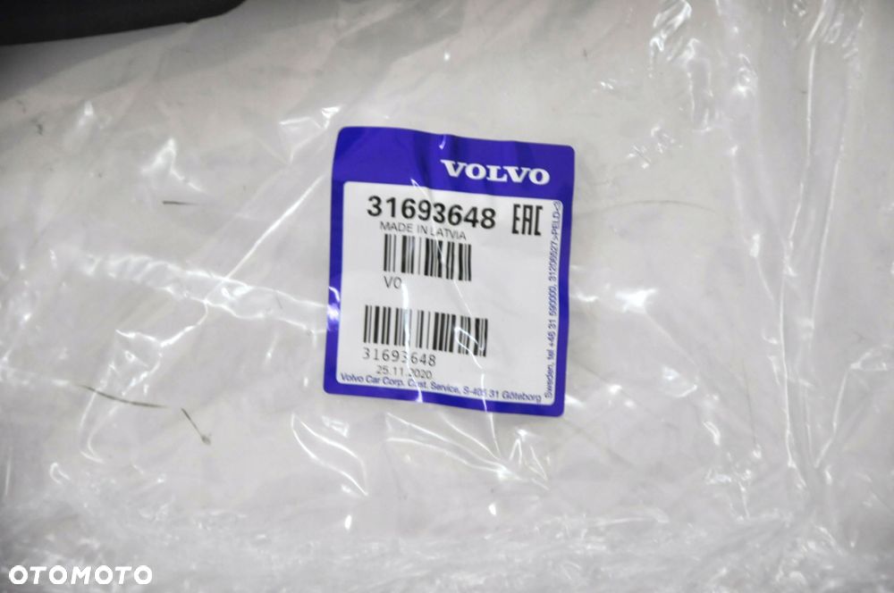 VOLVO XC60 II oryginalne dywaniki gumowo-welurowe - 4