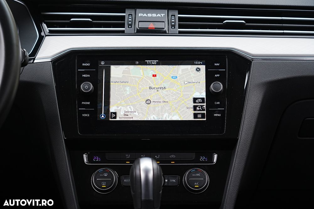 Volkswagen Passat Variant 2.0 TDI SCR DSG - 17