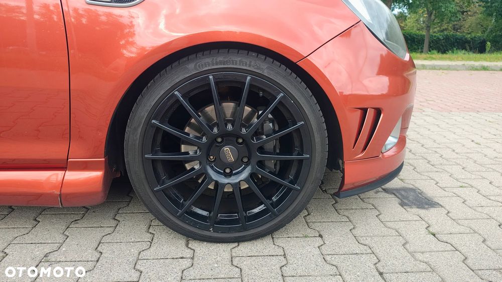 Opel Corsa 1.6 Turbo OPC Nürburgring Edition - 10