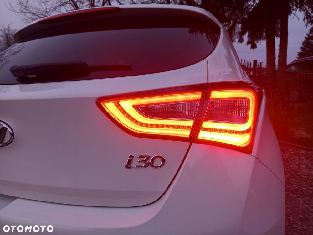 Hyundai i30 1.6 CRDi BlueDrive Premium - 9