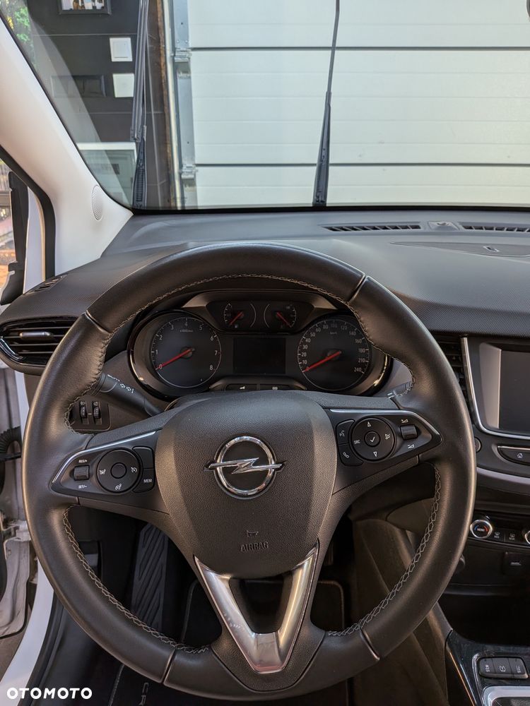 Opel Crossland X 1.2 T Enjoy S&S - 9