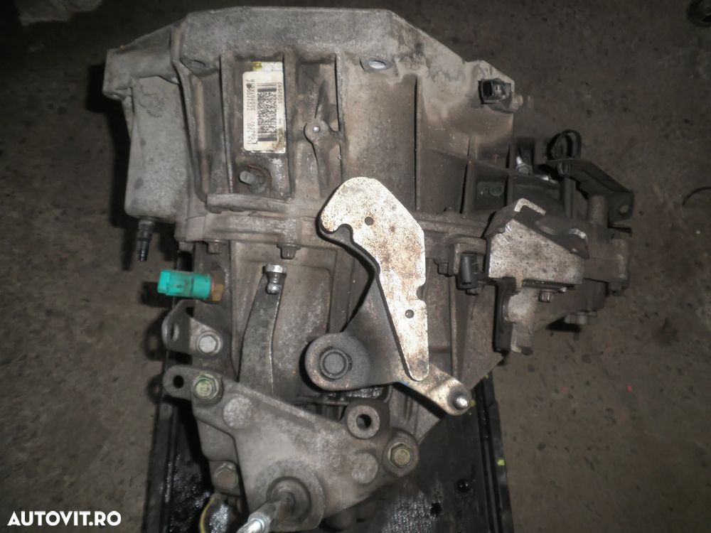 Cutie viteze Nissan Juke 1.5 DCI TL4 120 7701700587 320101KG1B - 2