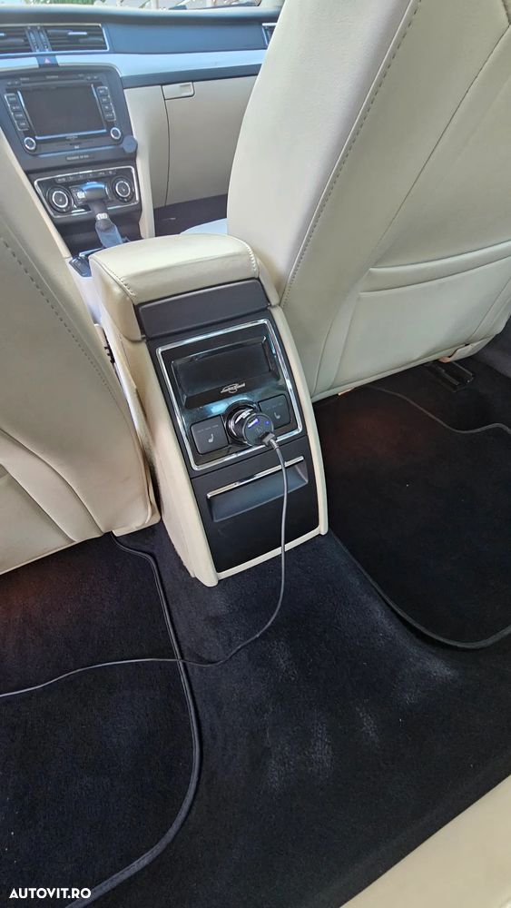 Skoda Superb Combi 2.0 TDI Elegance DSG - 10