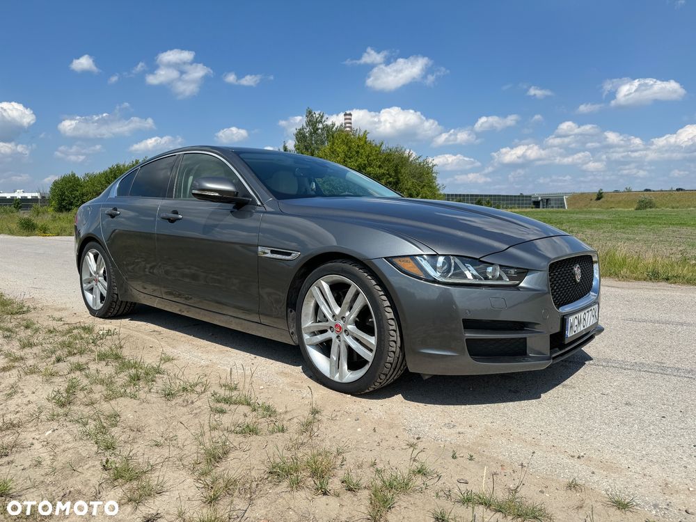 Jaguar XE - 5