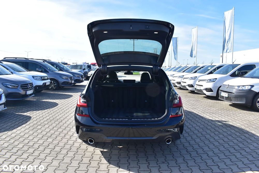 BMW Seria 3 320d xDrive MHEV M Sport sport - 12