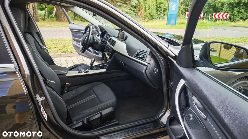 BMW Seria 3 320d DPF - 11