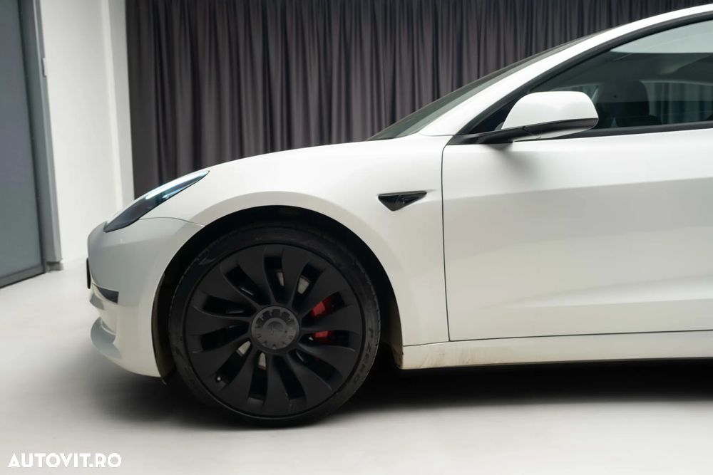 Tesla Model 3 Performance - 31