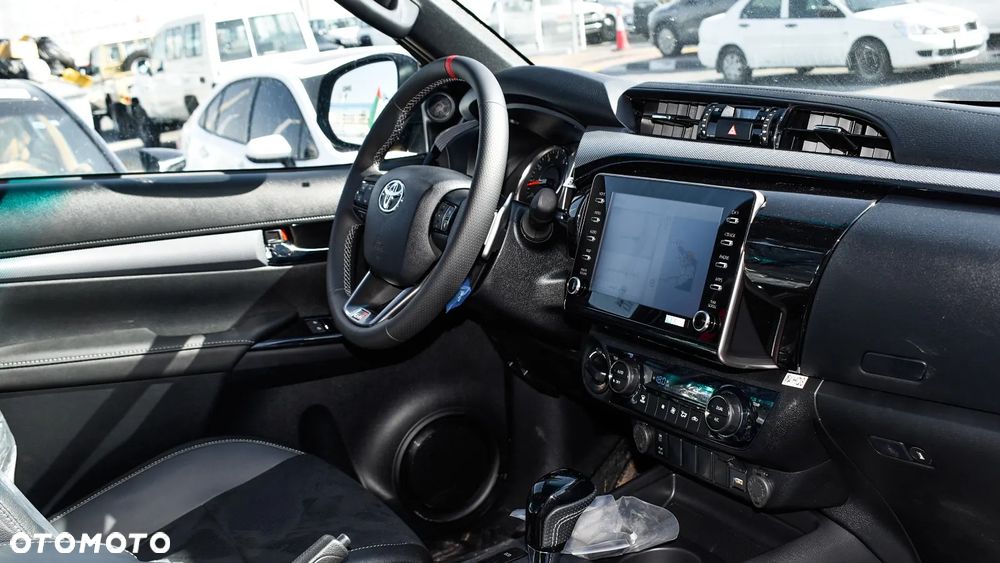 Toyota Hilux - 4