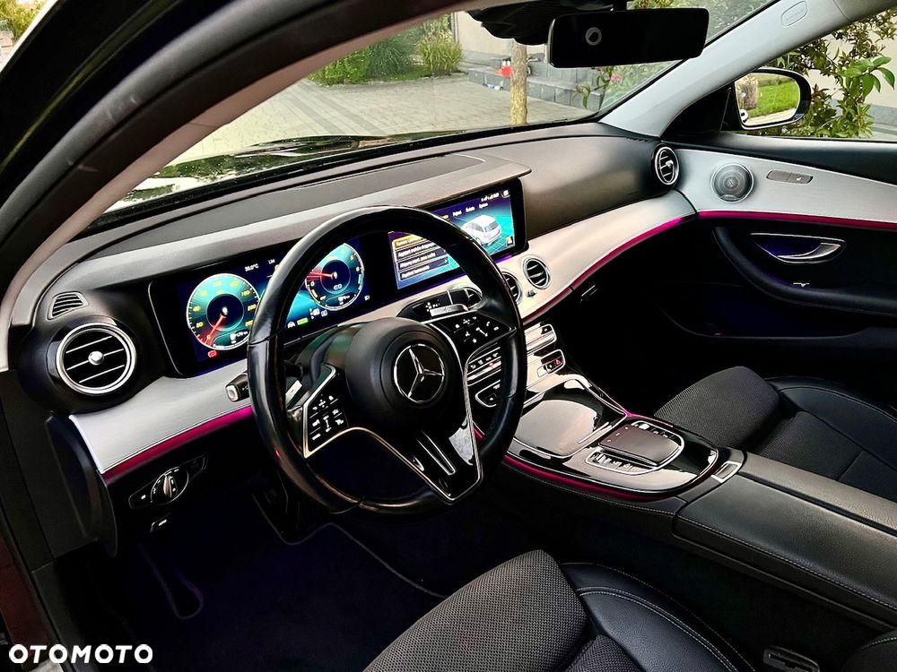 Mercedes-Benz Klasa E 220 d 4Matic 9G-TRONIC Avantgarde - 33