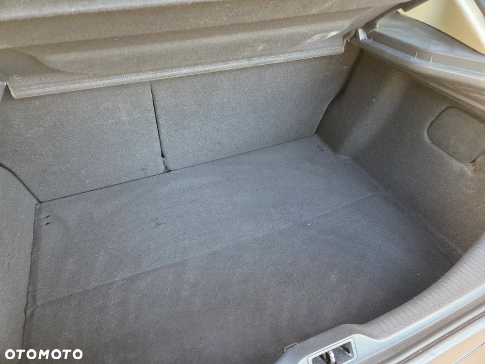 Renault Scenic 1.6 16V 110 Dynamique - 9
