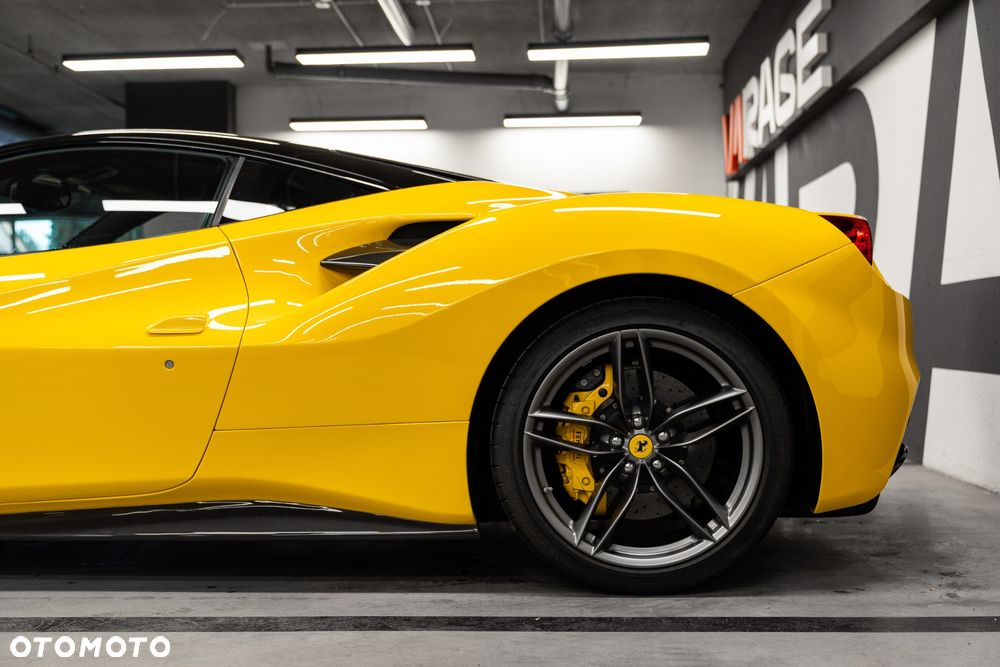 Ferrari 488 - 5