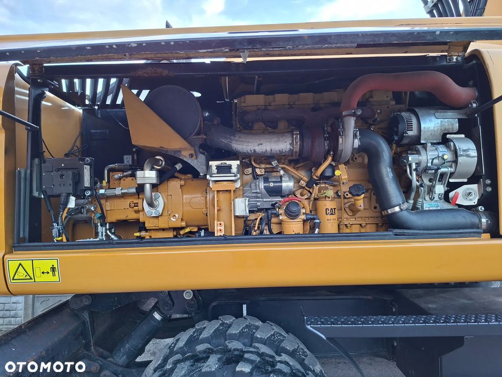 Caterpillar CAT M 322 D - 23