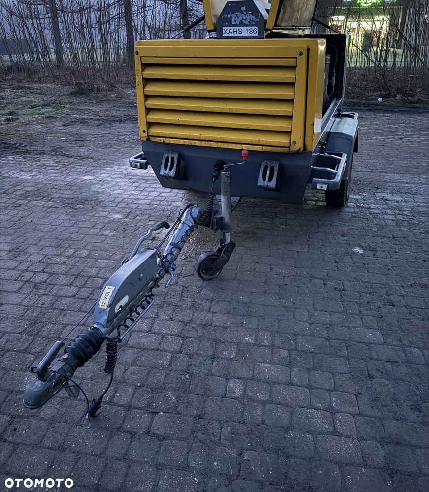 Atlas Copco XAHS 186 Kompresor Śrubowy sprężarka 11 m3. Regulacja ciśnienia bar 10. Chłodnica Cyklonowa Osuszacz! Silnik DEUTZ 150 KM. Potężna moc. 2014 rok 2173 mtg. Sprowadzony z Norwegii! Dokumenty do Rejestracji jako pojazd. Maszyna jak Nowa z Salonu!! - 22