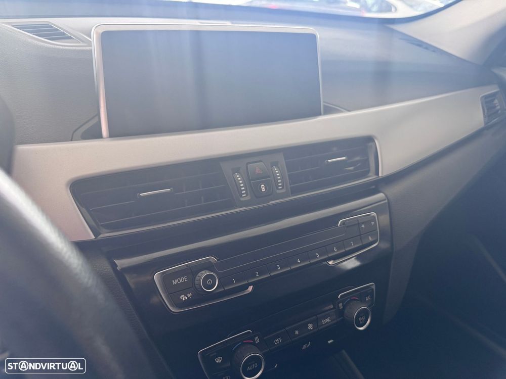 BMW X1 25 e xDrive Corporate Edition - 9