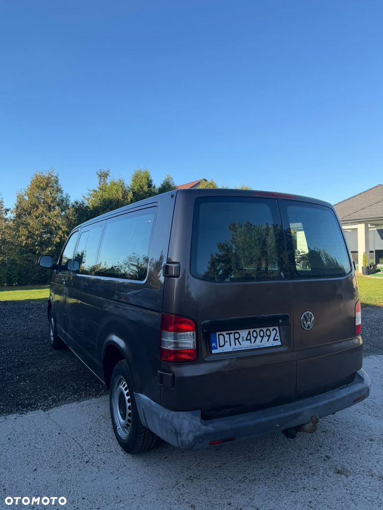 Volkswagen Caravelle - 3