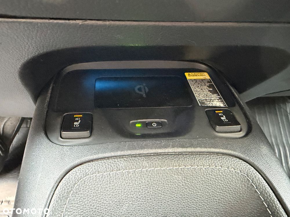 Toyota Corolla 2.0 Hybrid Executive - 18