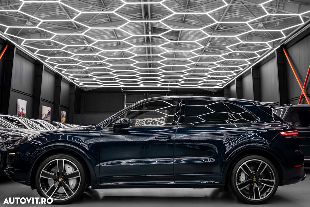 Porsche Cayenne Turbo - 32