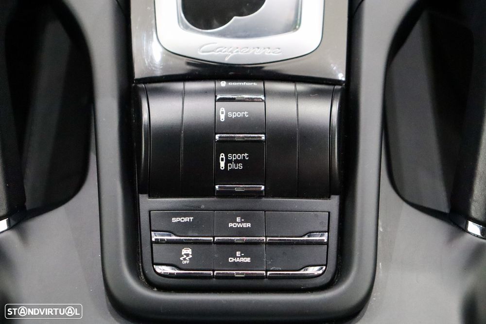 Porsche Cayenne - 27